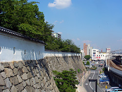 福山城と福山駅